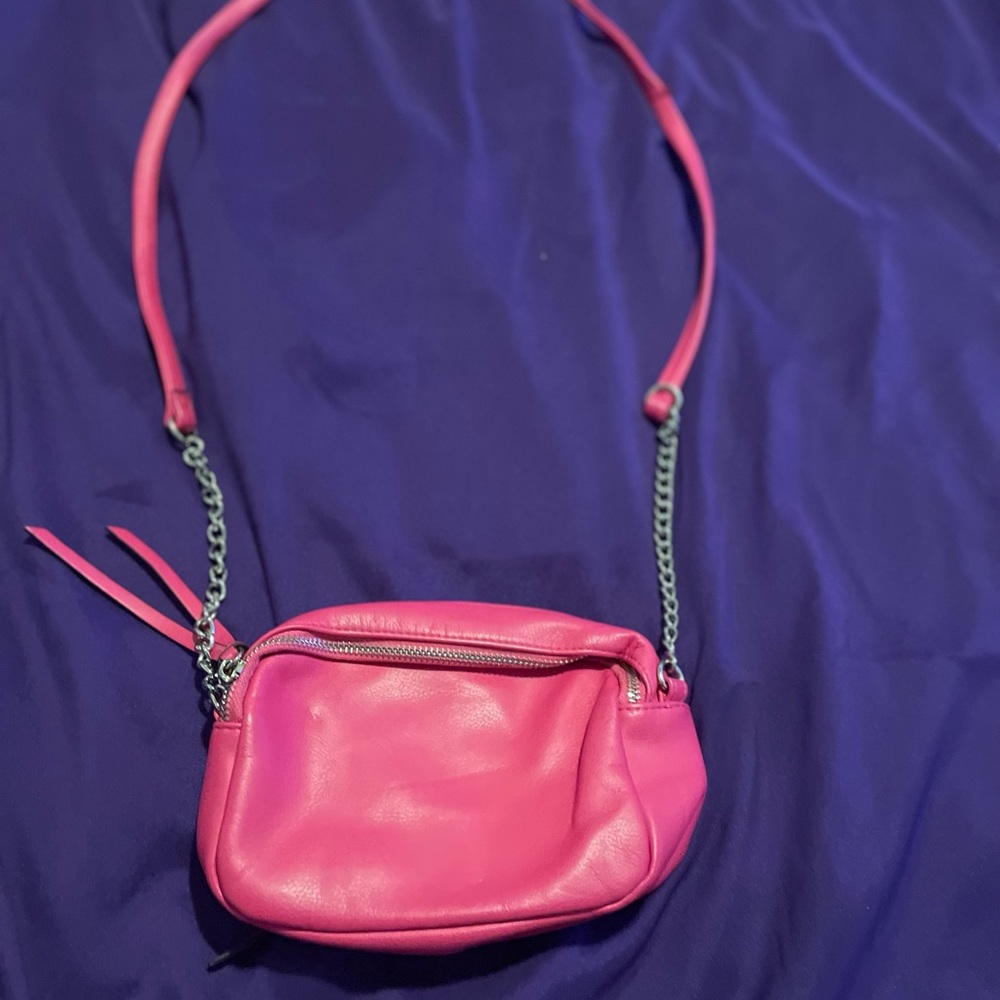Fuschia pink bag pop of a color